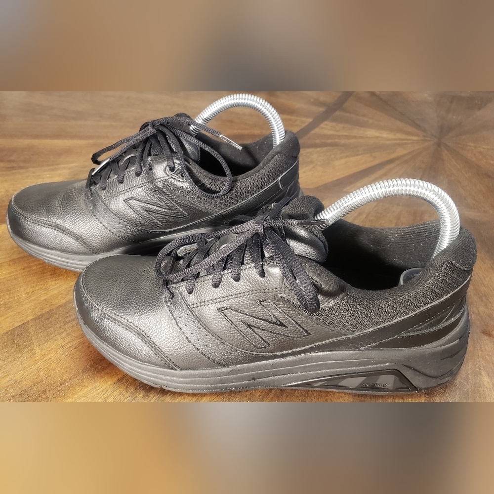 New Balance Black Athletic Shoes Size 8 - Picture 2 of 15